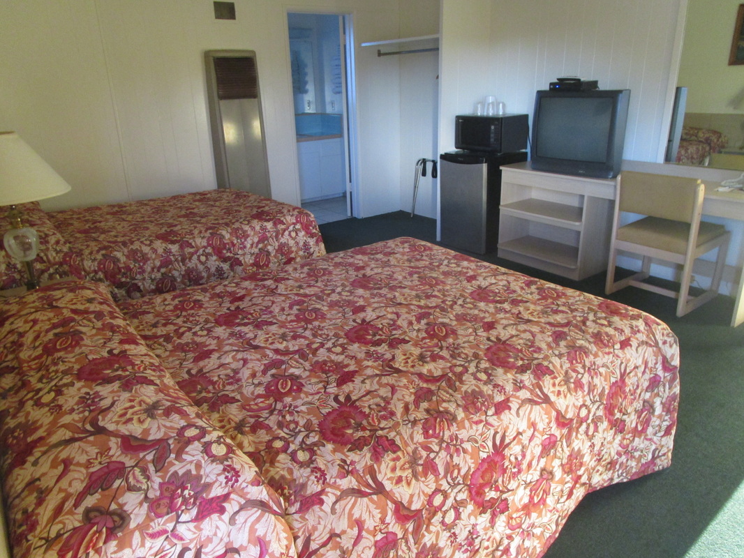San Marcos Motel Bedroom